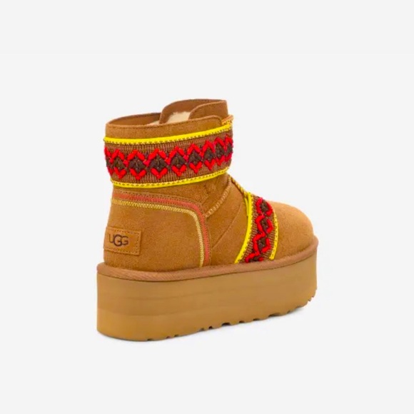 NEW UGG - Classic Mini II Braid Platform - Picture 11 of 16